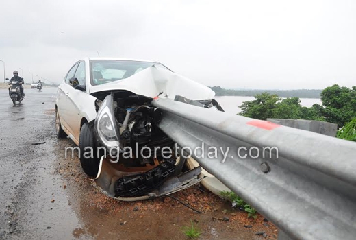 Car crashes in Netravathi bridge 1